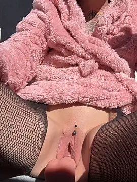 Snapshot of dein_traumchen chatting on April 30, 9:49 am dein traumchen online show from April 30, 9:49 am