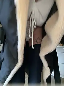 dein traumchen online show from February 25, 1:00 pm