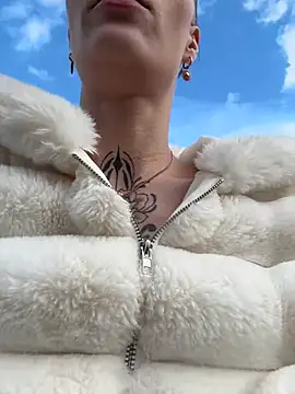 dein traumchen online show from February 28, 3:00 pm