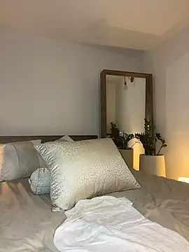 Lena-Williamss online show from January 13, 2:15 am