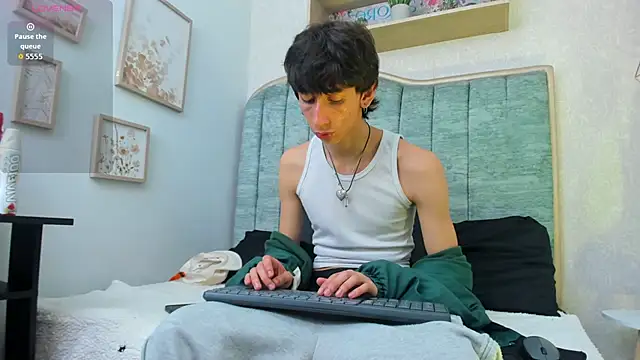 Cody Bloom online show from April 19, 5:08 am