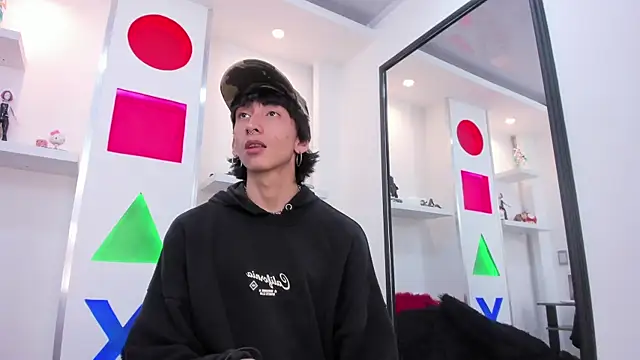 Cody Bloom online show from December 18, 4:06 am