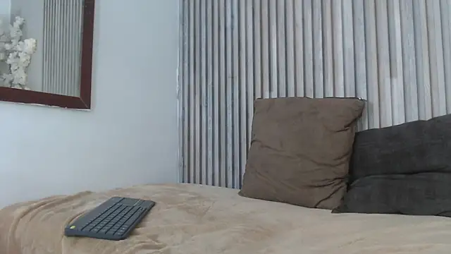 SmoothAlpha  online show from January 5, 6:11 pm