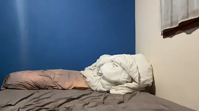 CoquineCharmeuse online show from December 18, 4:00 pm