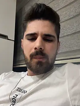 Snapshot of berke3424 chatting on May 24, 12:43 am berke3424 online show from May 24, 12:43 am
