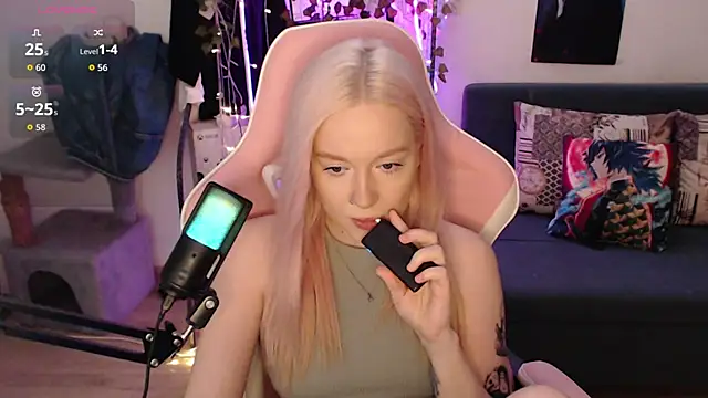 Snapshot of fantasy_lisa chatting on January 10, 1:34 am fantasy lisa online show from January 10, 1:34 am