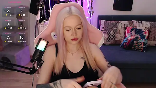 Snapshot of fantasy_lisa chatting on January 11, 1:45 am fantasy lisa online show from January 11, 1:45 am