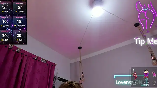 Snapshot of Alicedavies_ chatting on December 15, 10:37 pm Alicedavies online show from December 15, 10:37 pm