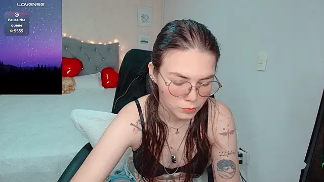 Snapshot of lexalove_doll chatting on February 27, 3:40 am lexalove doll online show from February 27, 3:40 am