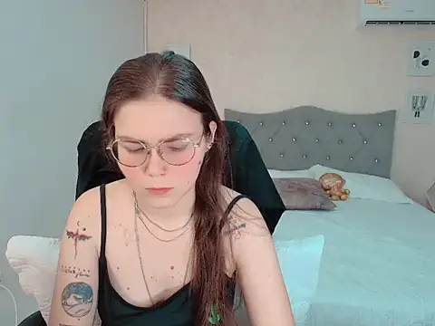 Snapshot of lexalove_doll chatting on February 20, 1:57 am lexalove doll online show from February 20, 1:57 am