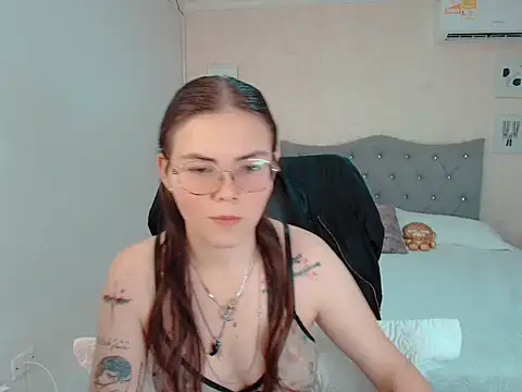 Snapshot of lexalove_doll chatting on February 21, 2:35 am lexalove doll online show from February 21, 2:35 am