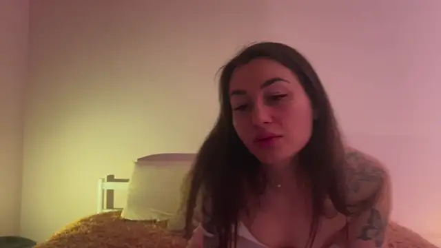 Snapshot of Alice_Blissful chatting on December 18, 7:24 am Alice Blissful online show from December 18, 7:24 am