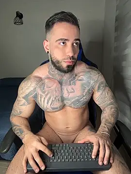 Snapshot of josemanufit chatting on May 14, 5:26 am josemanufit online show from May 14, 5:26 am