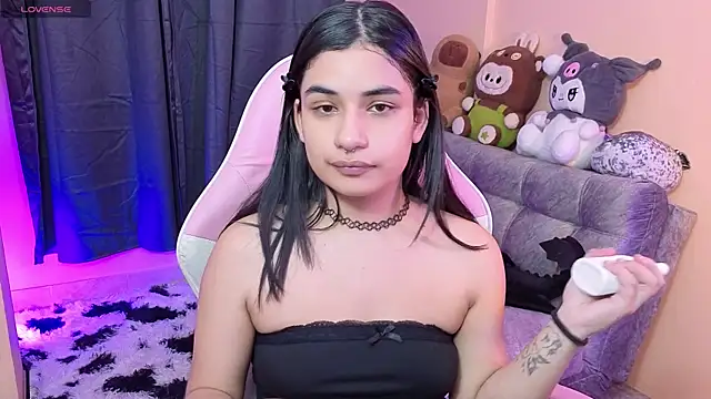 bonnieTaylor1 online show from May 24, 2:00 am