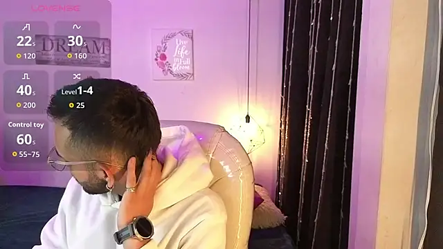 Snapshot of annie_and_ryan chatting on February 28, 4:12 am annie and ryan online show from February 28, 4:12 am