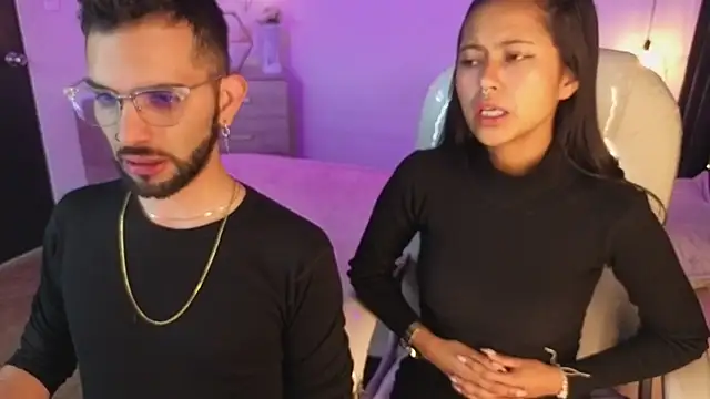 Snapshot of annie_and_ryan chatting on December 18, 4:28 am annie and ryan online show from December 18, 4:28 am