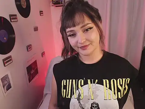 sara cuteeyes online show from June 17, 4:56 am