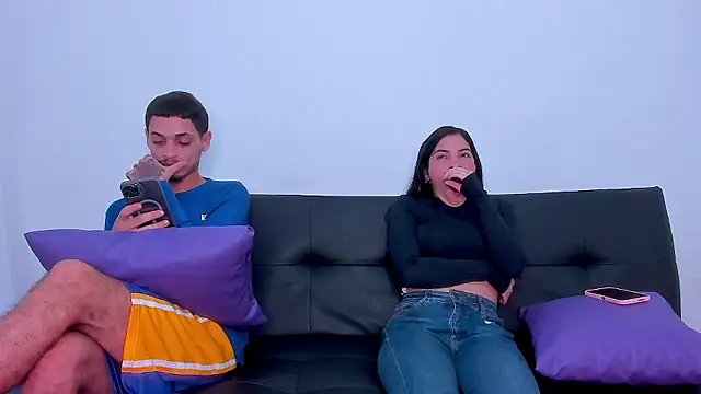 Snapshot of Thebest_Partyx chatting on January 6, 6:17 am Thebest Partyx online show from January 6, 6:17 am