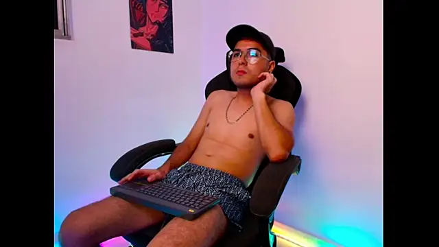 Snapshot of MaverickDrift chatting on December 14, 5:24 am MaverickDrift online show from December 14, 5:24 am