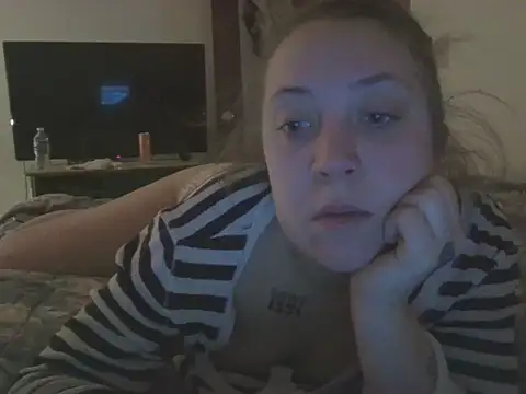 dixielover1229 online show from January 13, 6:45 pm