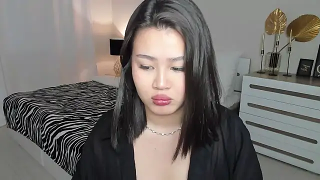 Brunette Charm online show from May 11, 2:56 pm