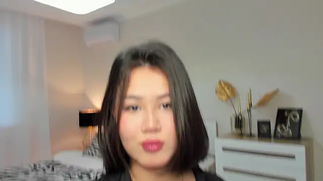 Brunette Charm online show from January 18, 11:13 am