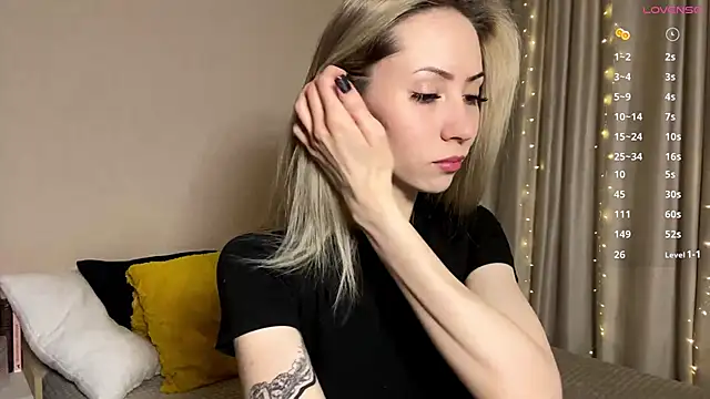 sun under skyy online show from March 20, 2:23 am