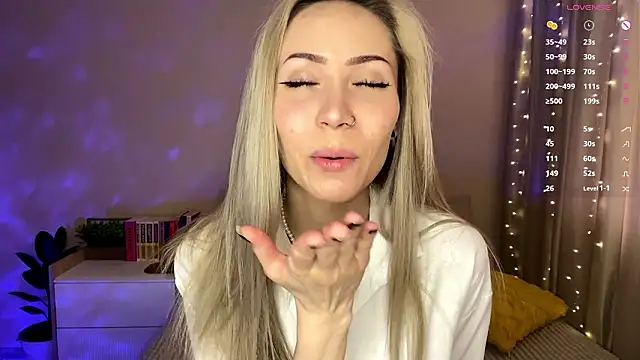 sun under skyy online show from March 5, 2:08 am