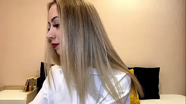 sun under skyy online show from December 17, 9:14 am