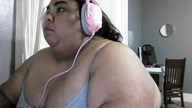 Sexybbwqueen online show from January 9, 6:20 am