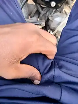 Snapshot of loki-king-143 chatting on December 16, 9:02 am loki-king-143 online show from December 16, 9:02 am