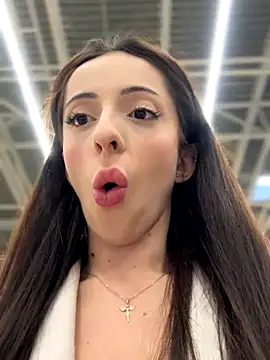 Snapshot of YeaLina chatting on December 14, 10:32 am YeaLina online show from December 14, 10:32 am