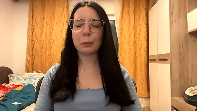 DoraRobertos online show from December 21, 4:41 pm