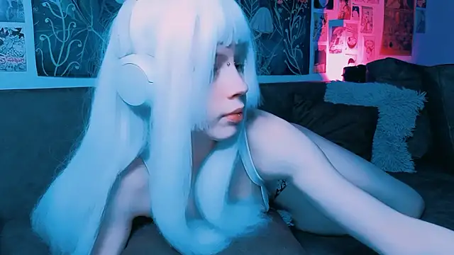 PeacchyPawss online show from February 25, 9:25 pm