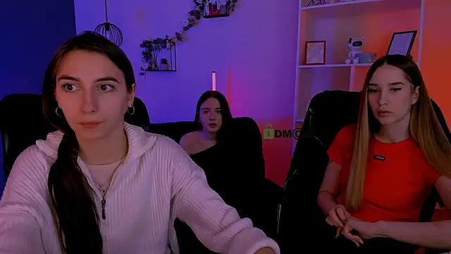 mila firee online show from April 15, 8:53 am