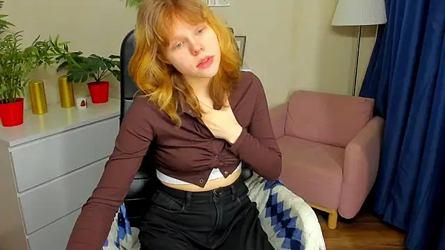 Snapshot of Soft_Flame chatting on February 7, 10:01 am Soft Flame online show from February 7, 10:01 am