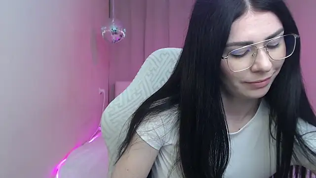Snapshot of MilaSecret55 chatting on May 19, 6:42 am MilaSecret55 online show from May 19, 6:42 am