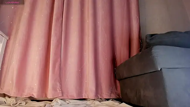 Snapshot of Mia_Carmin chatting on February 17, 2:53 am Mia Carmin online show from February 17, 2:53 am