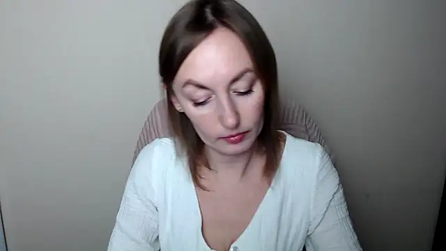 LiaSeass  online show from February 14, 1:11 pm