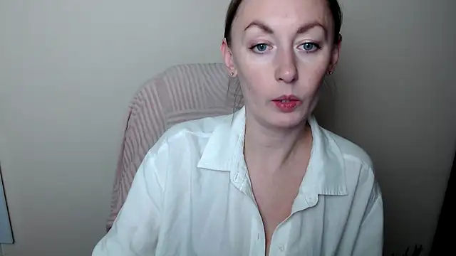 LiaSeass  online show from February 17, 1:19 pm