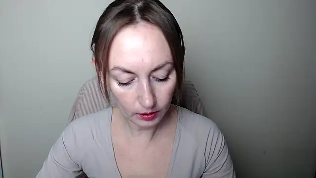 LiaSeass  online show from March 13, 1:05 pm