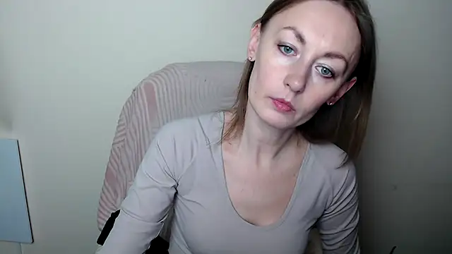 LiaSeass  online show from March 28, 1:12 pm