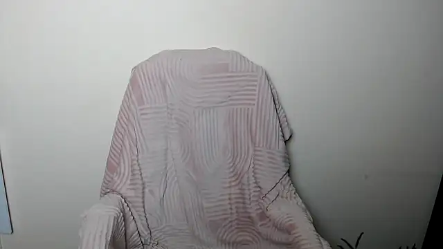 LiaSeass  online show from March 4, 1:19 pm