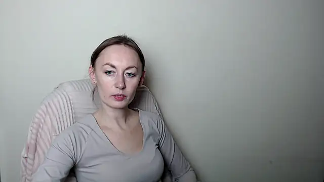 LiaSeass  online show from March 7, 12:21 pm