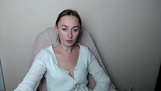 LiaSeass  online show from February 7, 1:08 pm