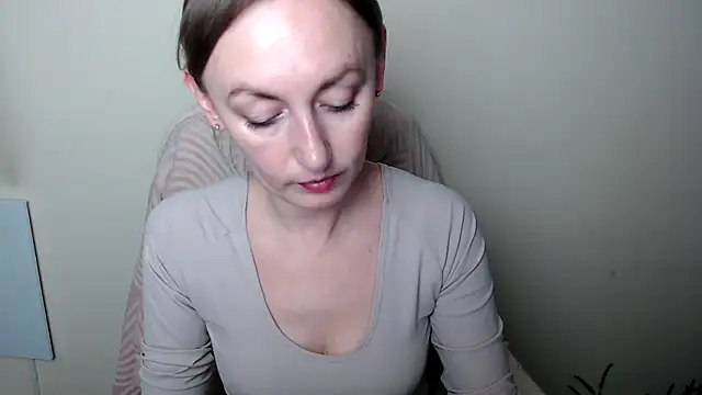 LiaSeass  online show from April 2, 12:12 pm