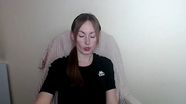 LiaSeass  online show from May 6, 11:58 am