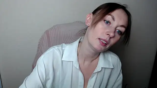 LiaSeass  online show from February 24, 1:01 pm