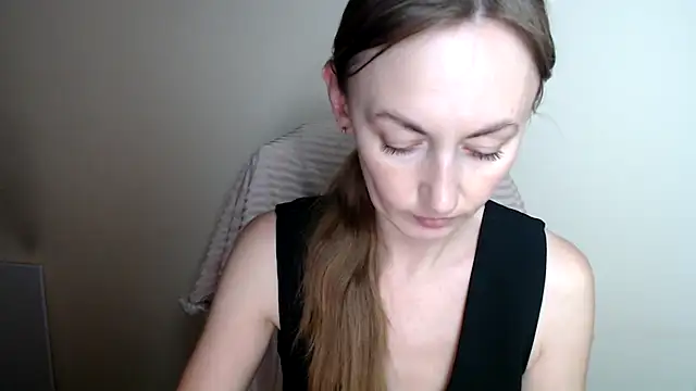 Snapshot of LiaSeass_ chatting on June 26, 12:00 pm LiaSeass online show from June 26, 12:00 pm