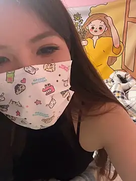 Snapshot of Momochen8839 chatting on February 26, 3:23 pm Momochen8839 online show from February 26, 3:23 pm